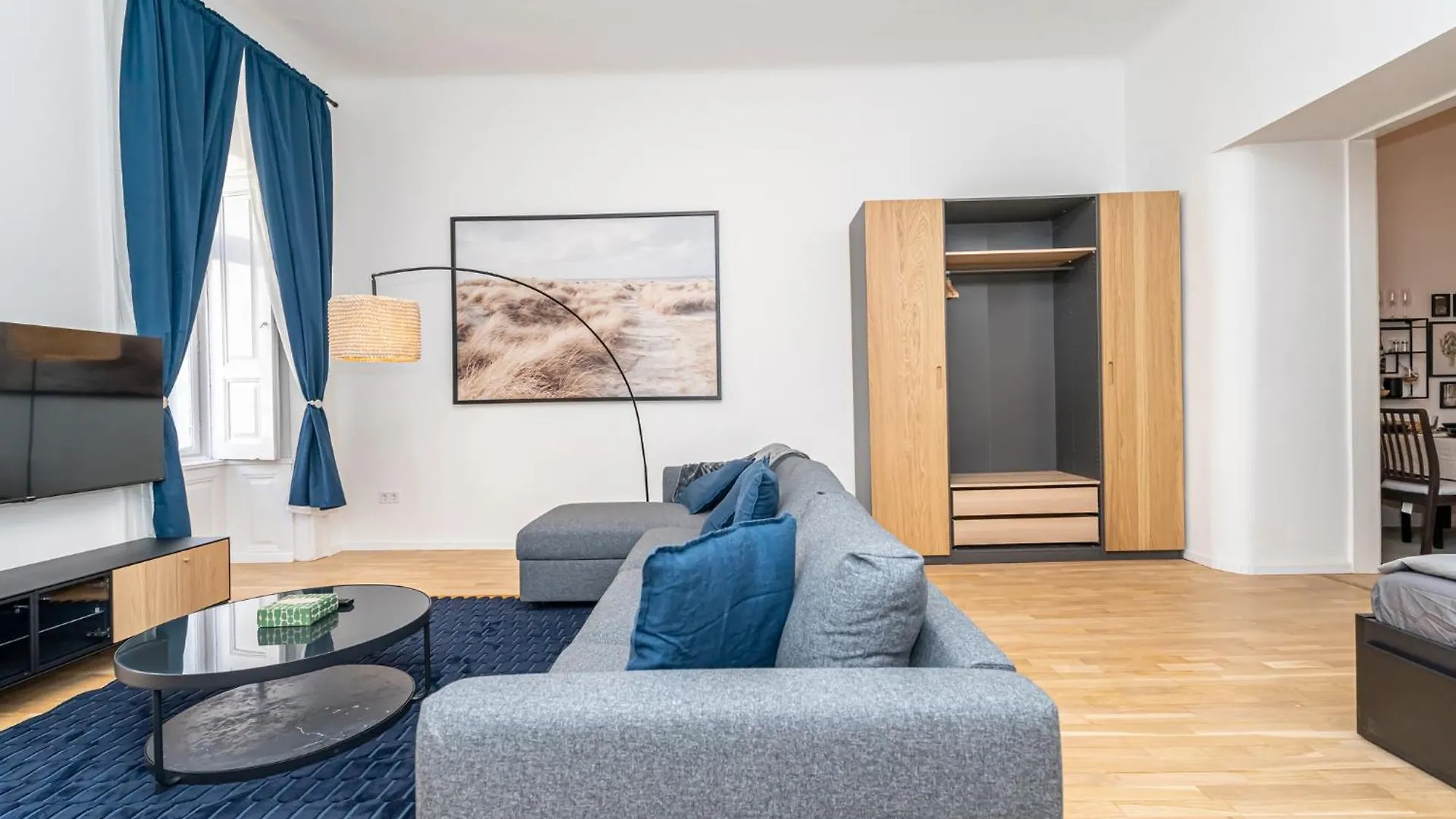 Gozsdu Court Le Chat Noir Budapest Apartment