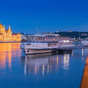 3* 船上ホテル Grand Jules - Boat