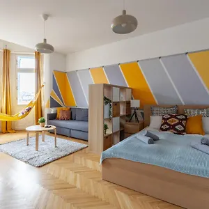Art Downtown Styled By A Local Designer Apartamento