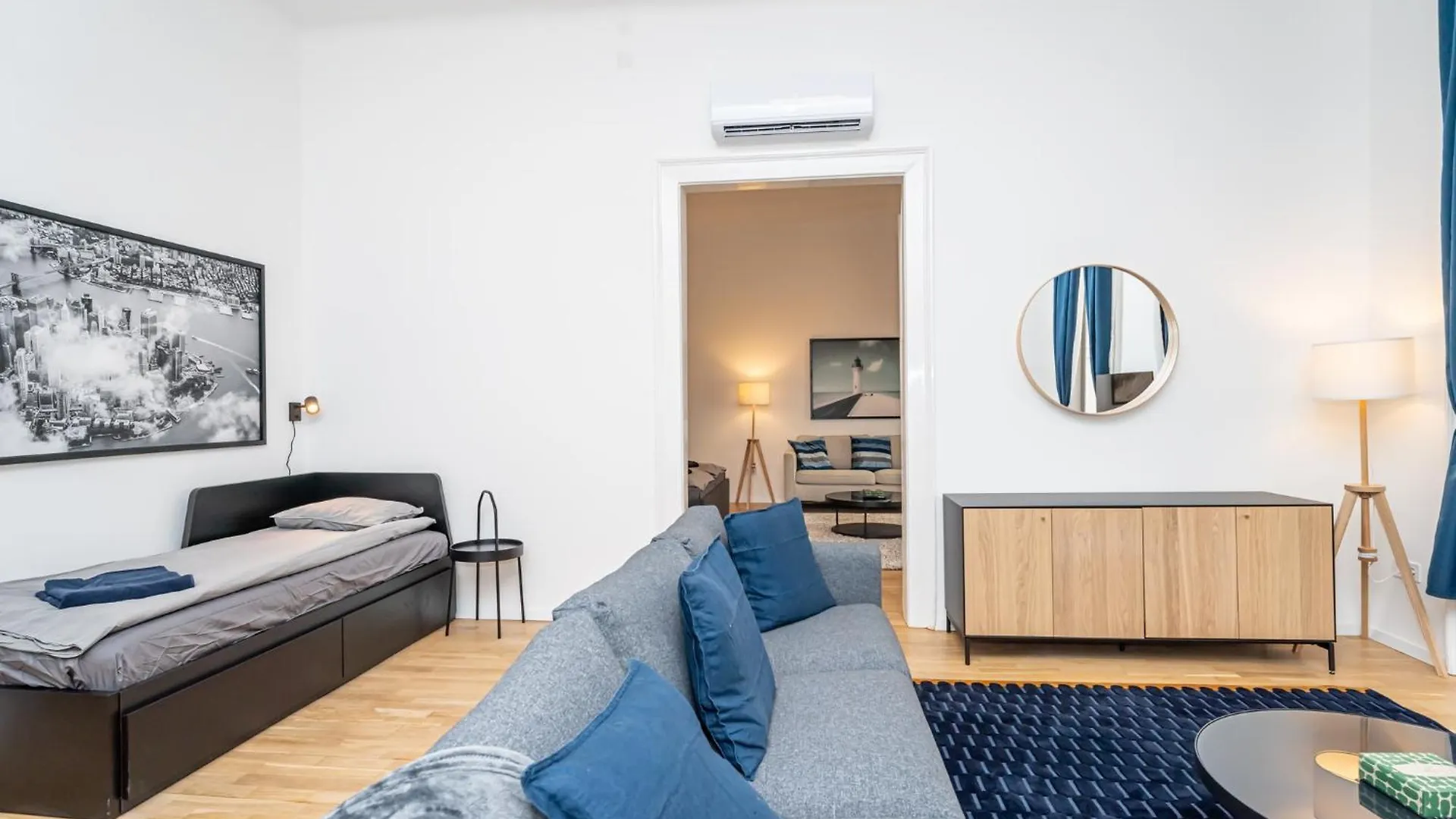 Gozsdu Court Le Chat Noir Budapest